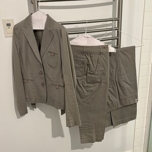Teenflo taupe greyish Women's Blazer and 2 Pants Suit size 8 in cotton ( aka J&C